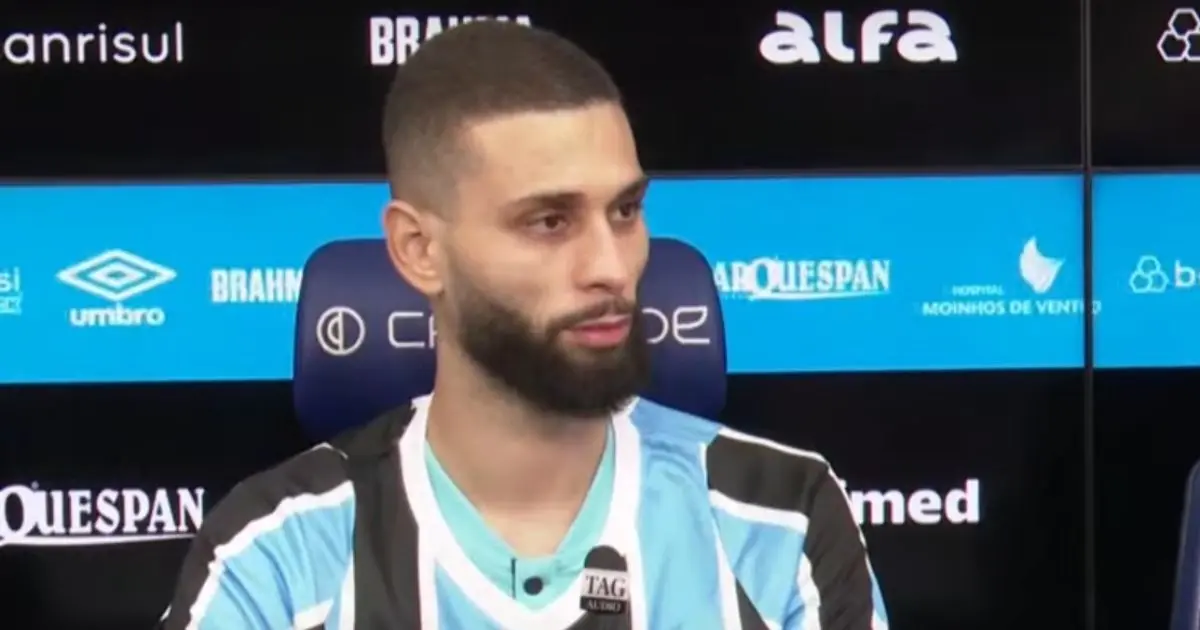 Ex-Vitória, Wagner Leonardo é apresentado ao Grêmio