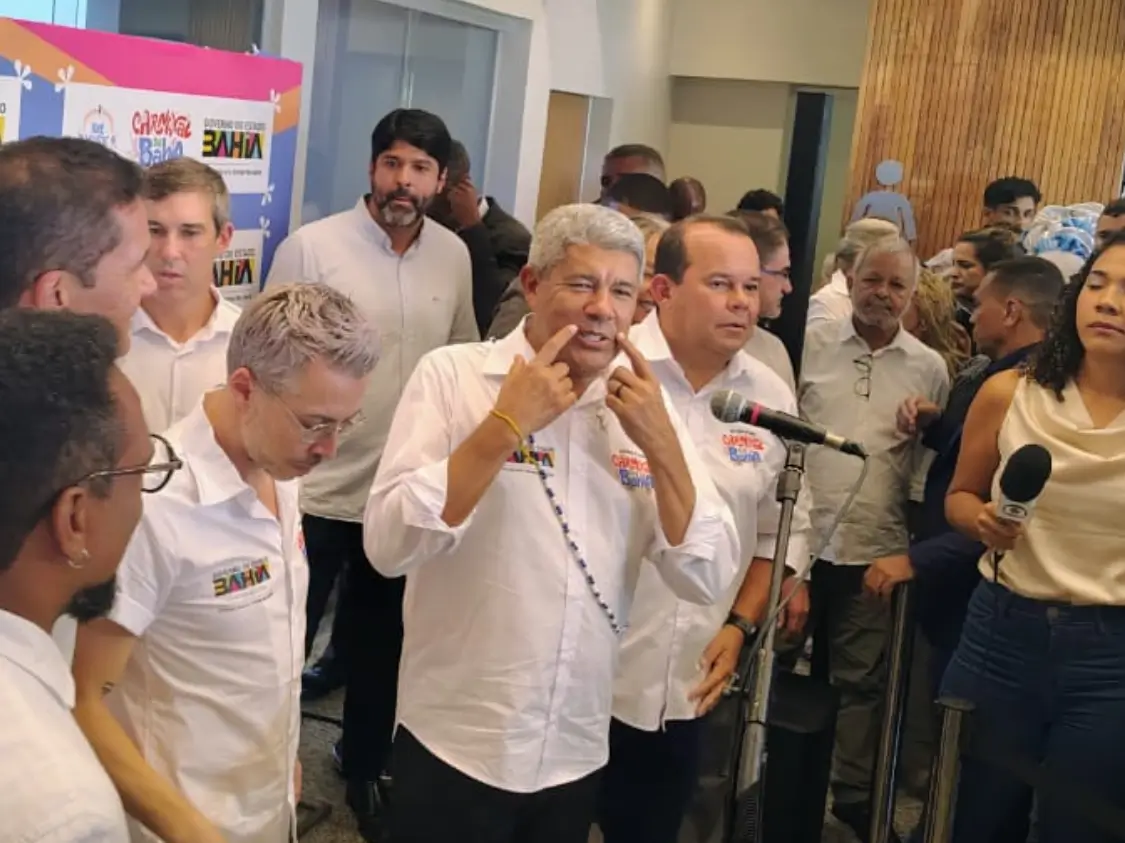 Jerônimo Rodrigues em entrevista coletiva sobre o carnaval 2025
