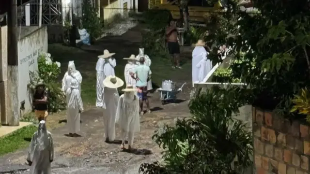 Carnaval de Itapema, em Santo Amaro, tem tradição única: o Mingau das Almas