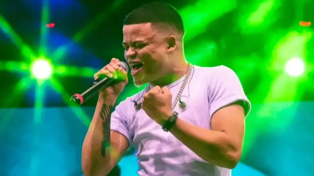 Cantor Rafa Diniz morre afogado no Rio São Francisco aos 22 anos