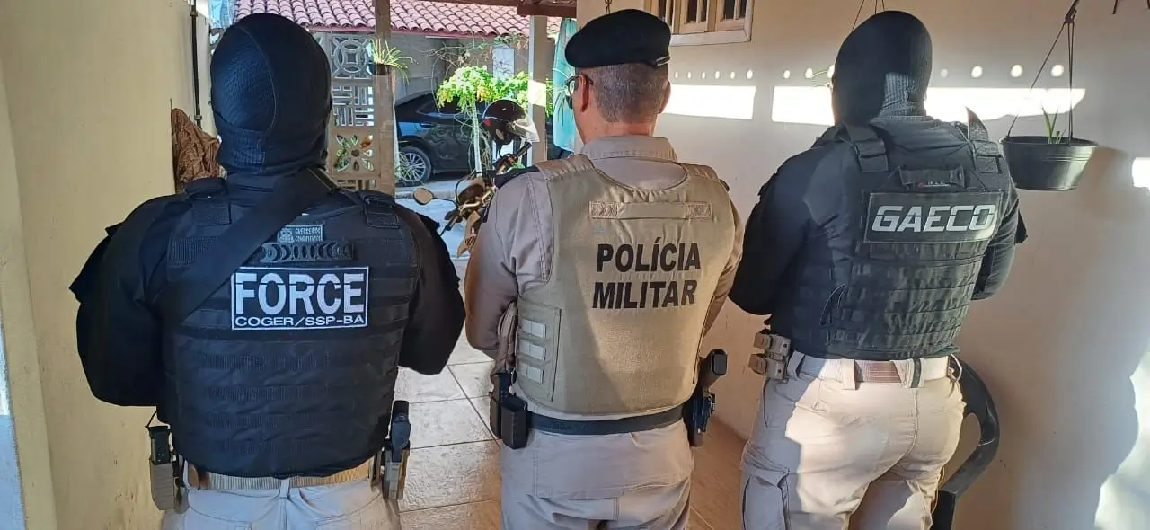 policiais