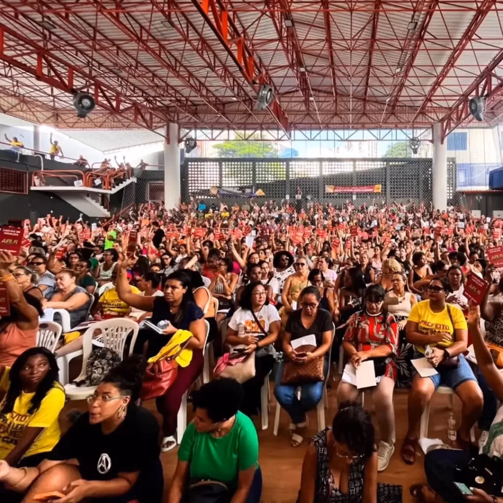 Professores municipais de Salvador entram em greve por três dias 2 professores municipais