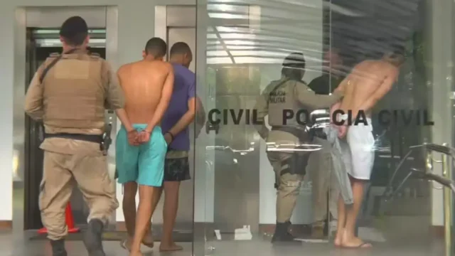 três primos presos