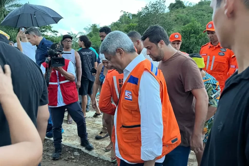 Jerônimo Rodrigues visita áreas alagadas em Santo Amaro 2 jerônimo rodrigues