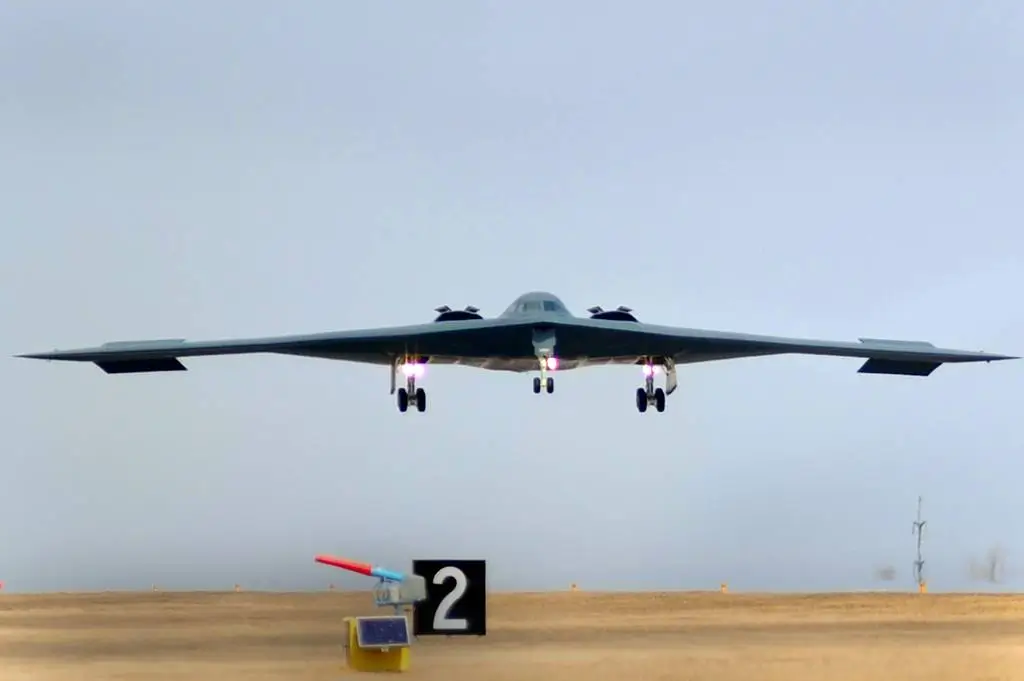 "Fordow se foi": Trump confirma ataque dos EUA a alvos nucleares iranianos 4 eua caças B-2