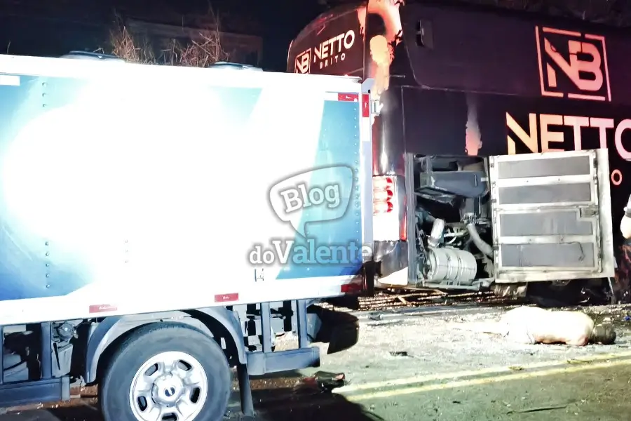 Sobe para três o número de mortos em acidente entre ônibus do cantor Netto Brito e um carro de passeio 5 acidente Netto Brito ônibus três mortos