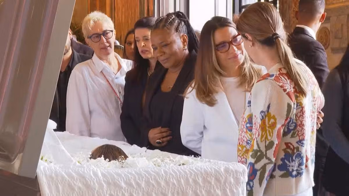 Primeira-dana Janja da Silva e Ministra da Cultura Margareth Menezes no velório de Preta Gil