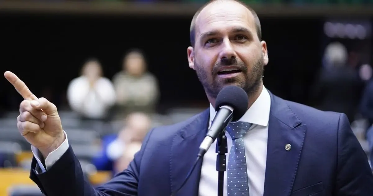 Hugo Motta barra Eduardo Bolsonaro e abre caminho para cassação por faltas na Câmara 2 Eduardo Bolsonaro na Câmara