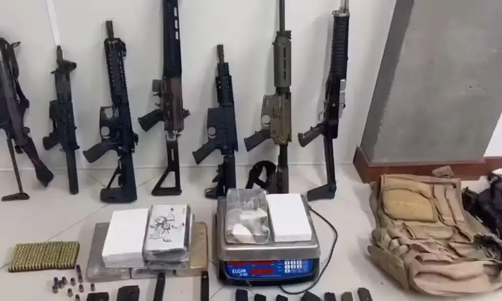desvio de armas bahia policiais fuzis