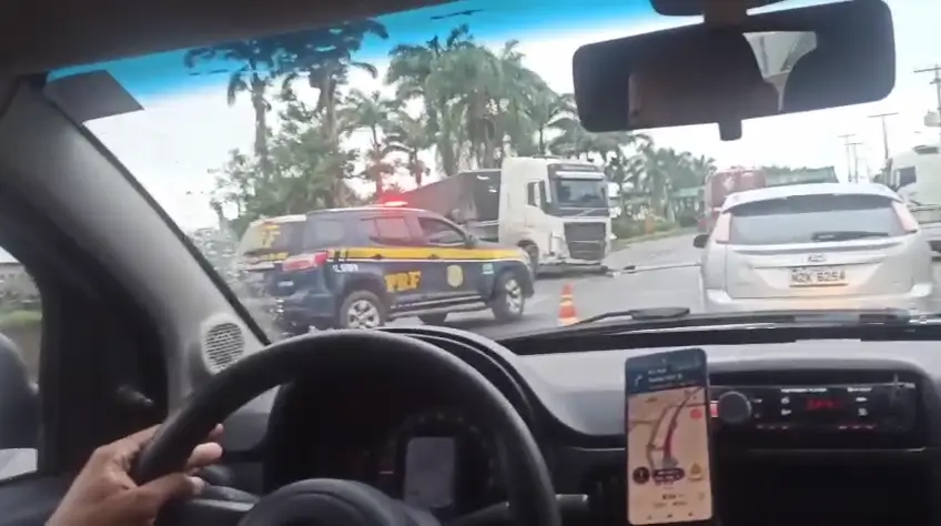 acidente carreta Amélia Rodrigues