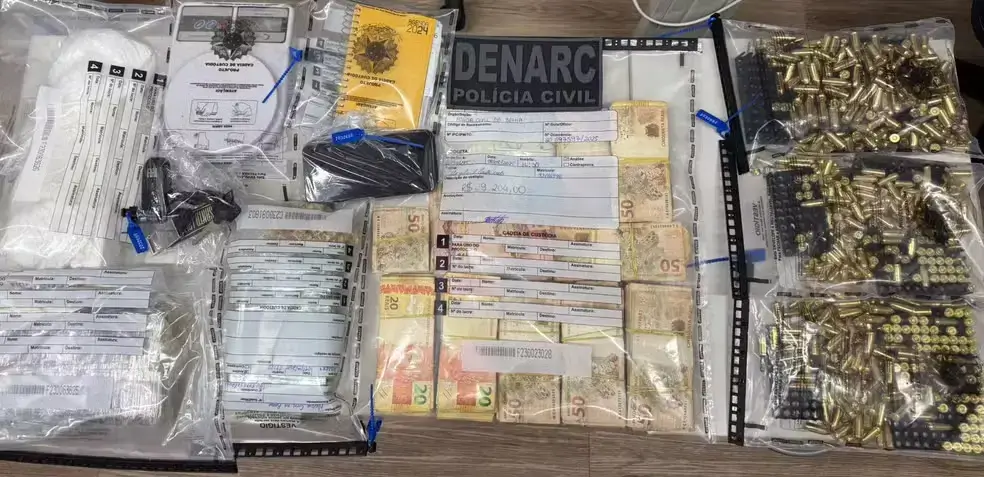 Justiça da Bahia decreta prisão de suspeita de gerenciar tráfico em Feira de Santana 2 apreensão munições balas dinheiro