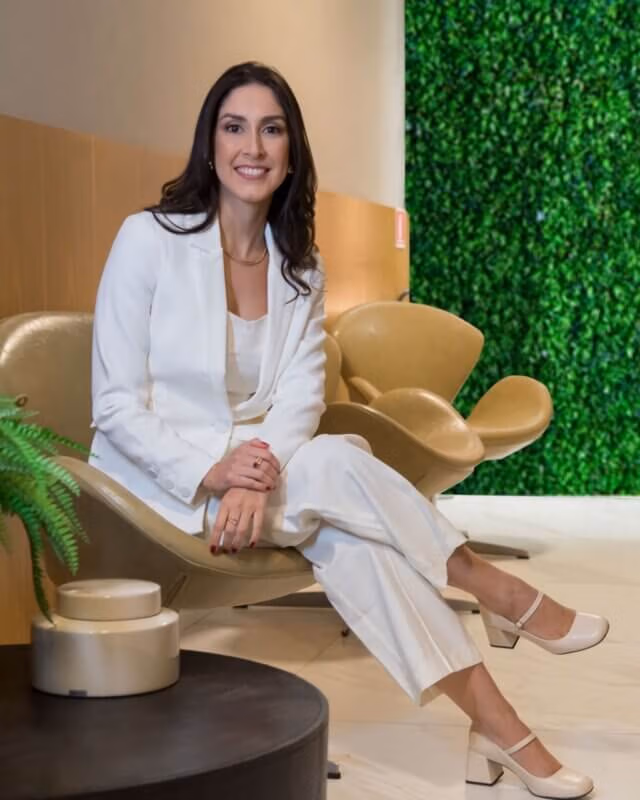 Dra Viviane Machicado reumatologista