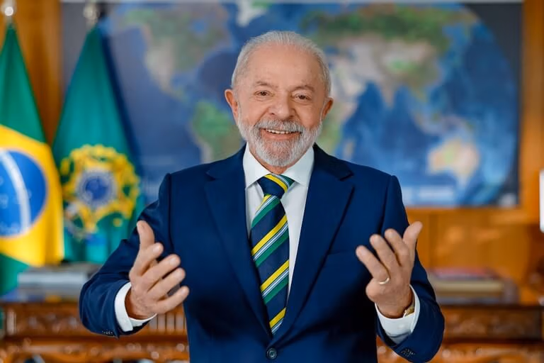 presidente Lula em pronunciamento na TV e no rádio