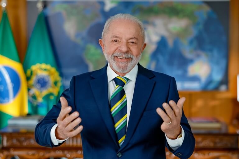 presidente Lula em pronunciamento na TV e no rádio
