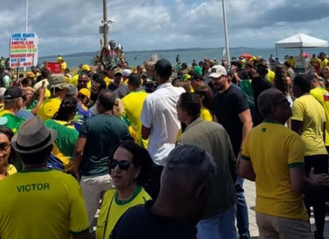 Manifestação Farol da Barra Bolsonaro