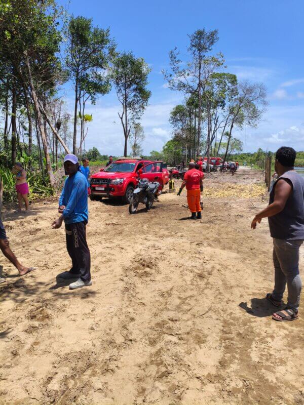 Homem morre após ser atingido por trator em Itacaré; corpo é resgatado por bombeiros 2 acidente em Itacaré