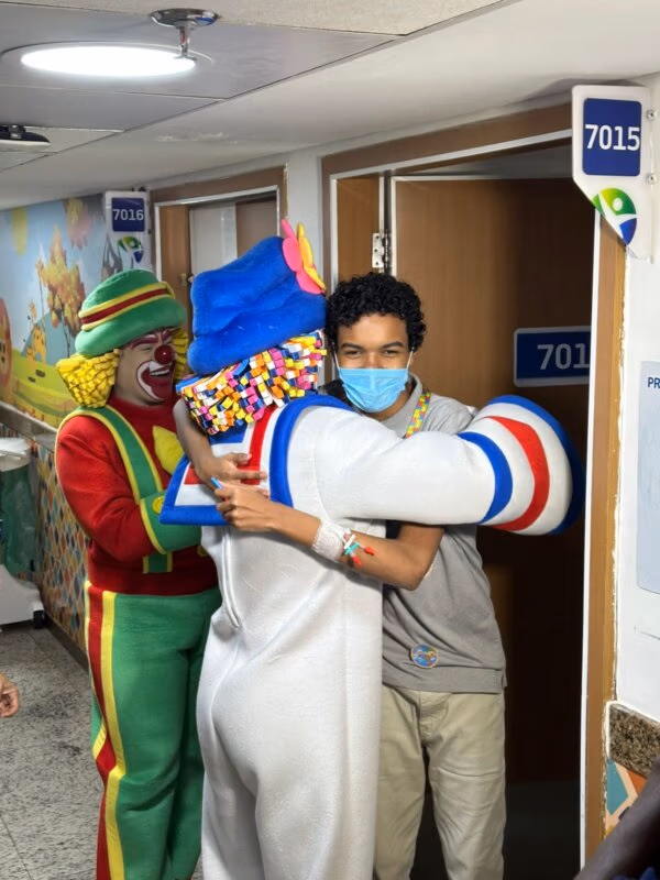 Patati e Patatá realizam sonho de jovem com câncer em Salvador 2 Patati Patatá Hyago Salvador