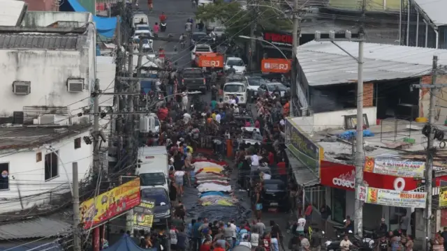 corpos na rua do Rio de Janeiro