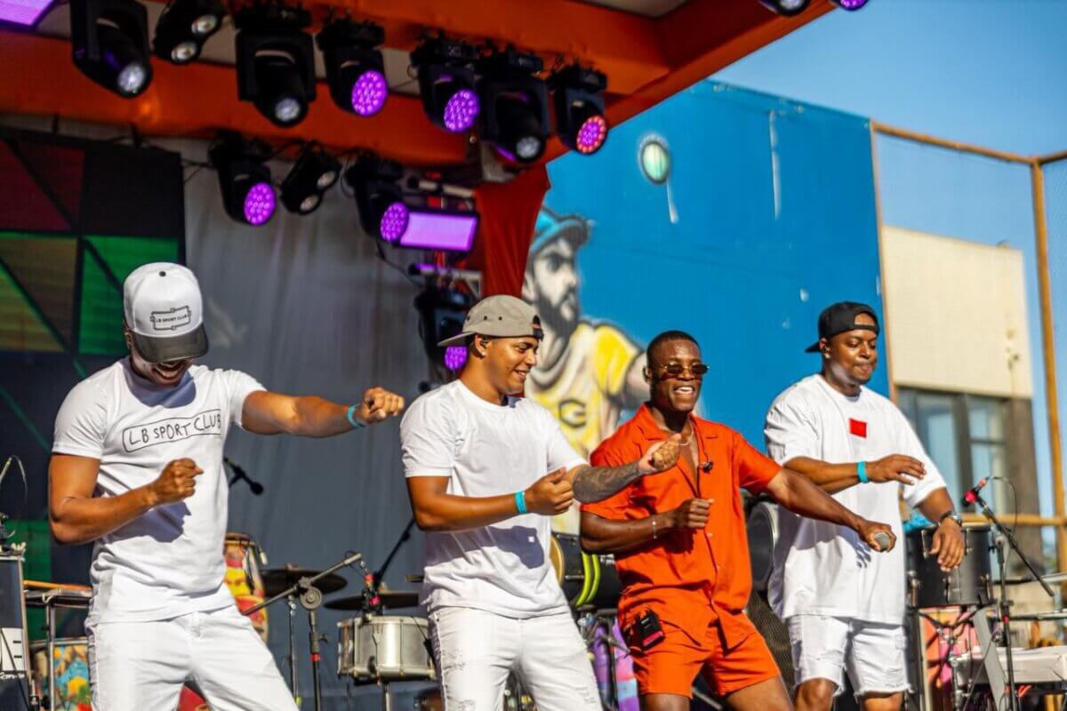 Flavinho do Pagod’art faz ensaio com Ilê Aiyê 6 Uel cantor