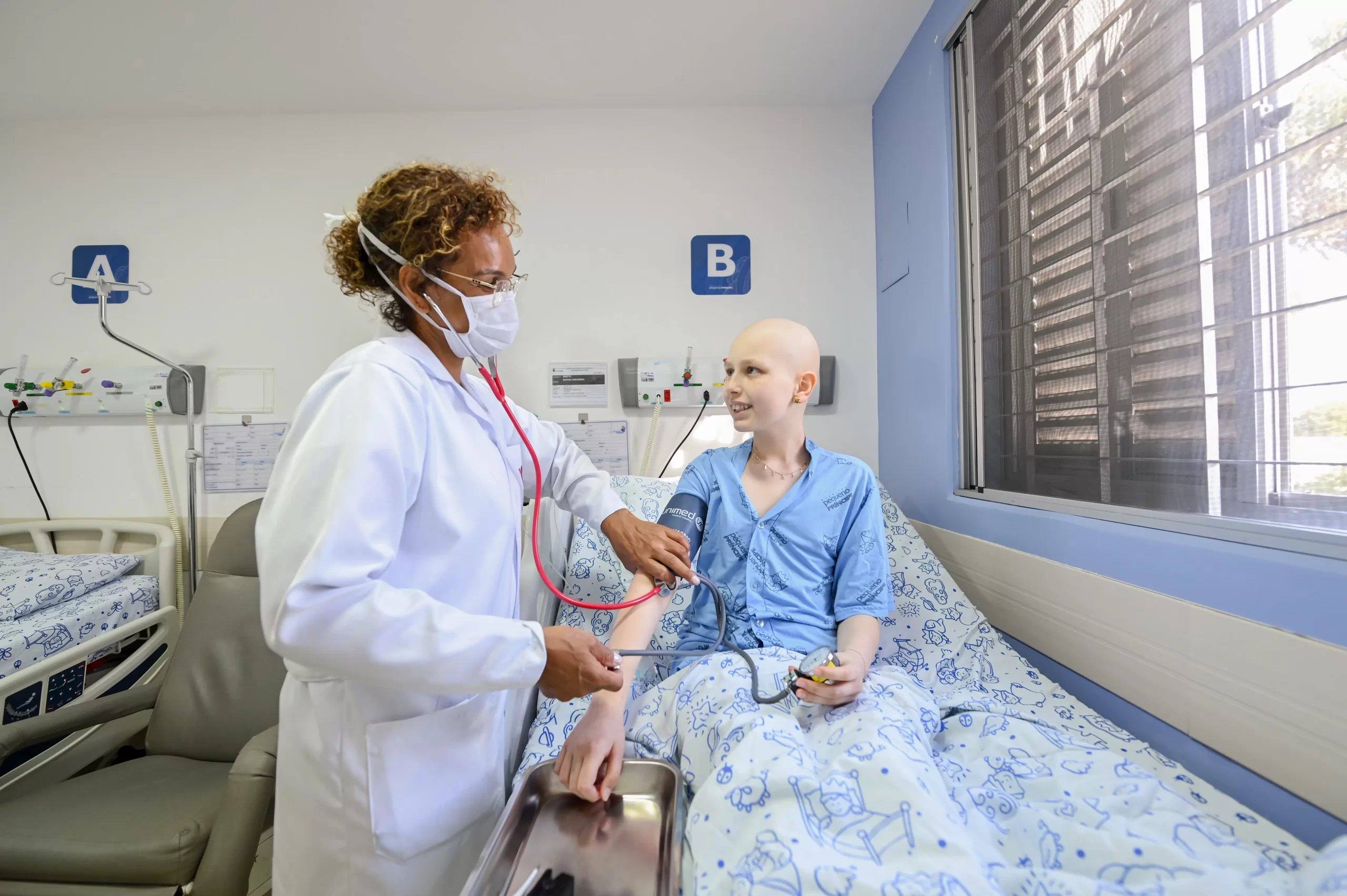 Câncer infantil , criança no hospital