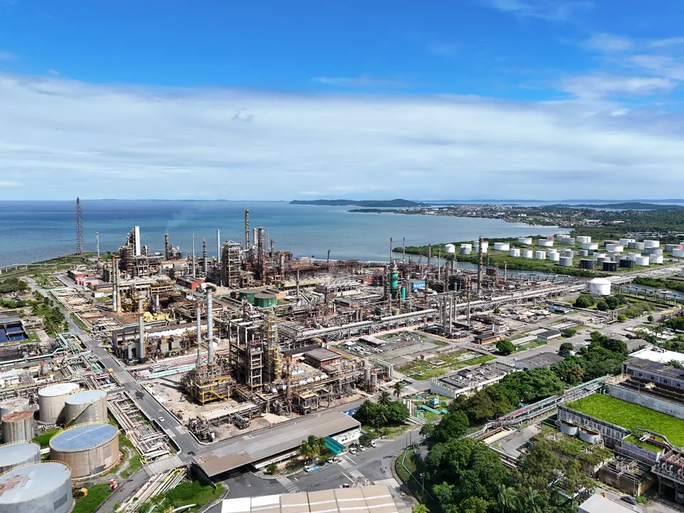 Lula reafirma plano de recomprar Refinaria Mataripe: "Vamos comprar de volta na Bahia" 2 Refinaria de Mataripe