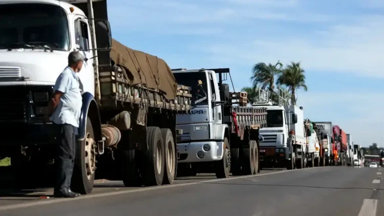 caminhoneiros em greve