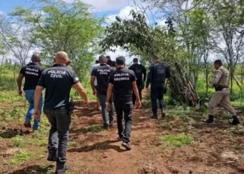 polícia prende suspeitos