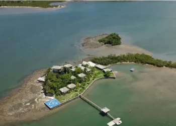 Ilha da Paixão localizada no distrito de Caboto em Candeias, Bahia