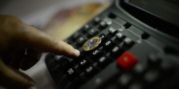 ele precisa ter cadastro na plataforma Gov.br e estar em situação regular com o