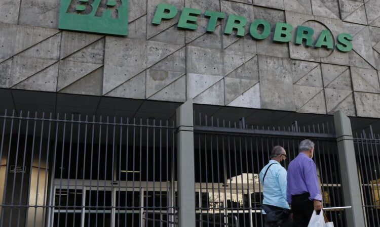 dia (MMboed), O número é 3,7% superior ao quarto trimestre de 2025 e 16,1% acima
