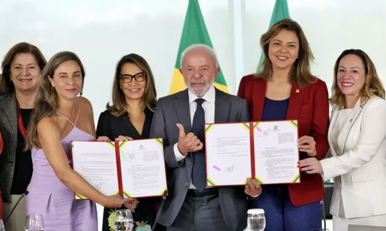 Lula sanciona leis que endurecem combate à violência contra a mulher 1 lula janja reforço na Lei Maria da Penha