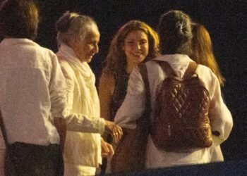 Shakira e Maria Bethânia em ensaio no Rio de Janeiro