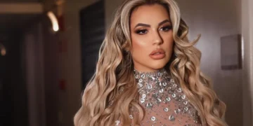 Deolane Bezerra