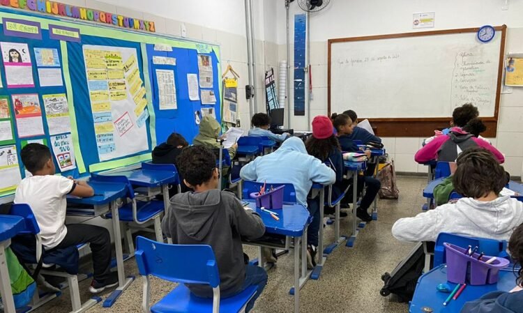 meio do site oficial da olimpíada , utilizando o código MEC/Inep para criar uma