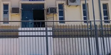 Motorista morre em cela de delegacia após se entregar por acidente em Guanambi