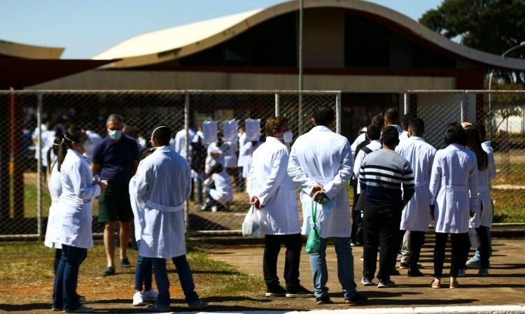 Instituição de Educação Superior Estrangeira (Revalida) em 2026 foi fixada em 59