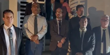 VÍDEO: Curto-circuito em frente à Câmara de Igaporã suspende sessão pela 3ª vez