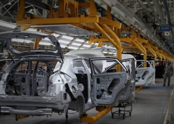 Venda de veículos novos no Brasil atinge patamar recorde desde 2013