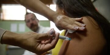 Salvador amplia rede de imunização com novo centro de vacinação em shopping