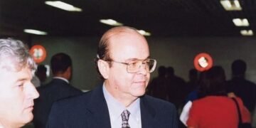 meio de um comunicado da família. A unidade de saúde não informou a causa. “É co