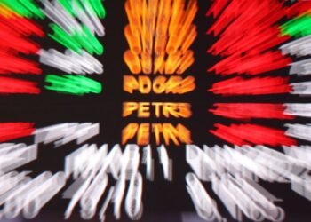 ações sensíveis aos juros, diante do temor de que a alta do petróleo possa dific