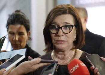 causa da guerra no Oriente Médio. Segundo a presidente da estatal, Magda Chambri