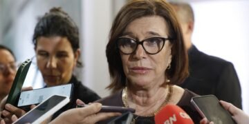 causa da guerra no Oriente Médio. Segundo a presidente da estatal, Magda Chambri
