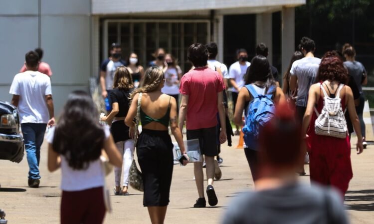 ensino superior no planeta, “que desempenha um papel insubstituível na construçã