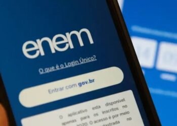 tela do celular com a página do enem aberta