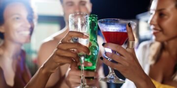 Cerveja e vinho estão entre as bebidas que causam menos impacto, mas devem ser consumidas sem excesso | Ilustrativa | Freepik