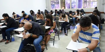 tunidade de obter a certificação do ensino fundamental ou ensino médio. Notícias