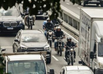 conta própria são os que têm as maiores jornadas no país, com média de 45 horas
