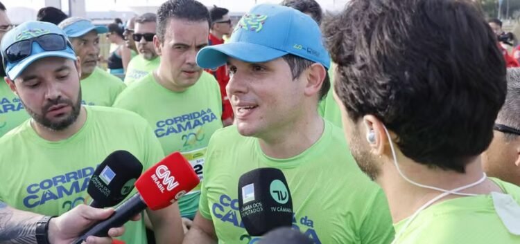 Presidente da Câmara condiciona CPI do Banco Master a rito regimental e ordem cronológica