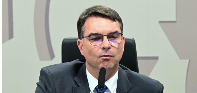 Candidatura de Flávio Bolsonaro: PL impõe prazo para reavaliação após crise com Vorcaro 1 aliados, como o deputado Mario Frias, ampliaram dúvidas dentro do partido. Em me